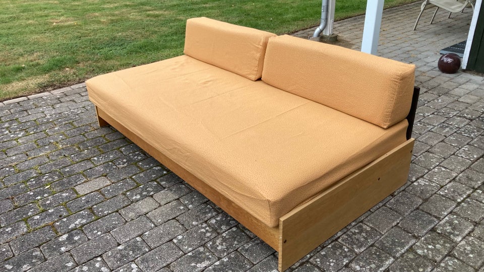 Sovesofa b: 130 l: 190