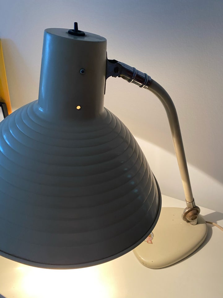 Anden bordlampe, Retro