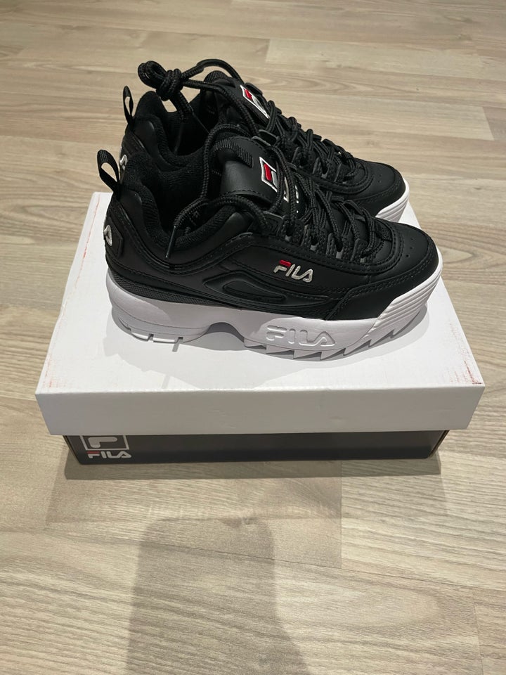 Sneakers, str. 30, Fila