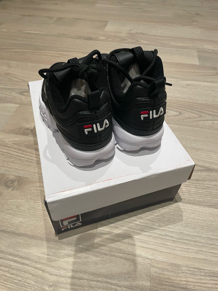 Sneakers, str. 30, Fila