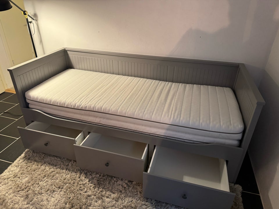 Hemnes , Ikea