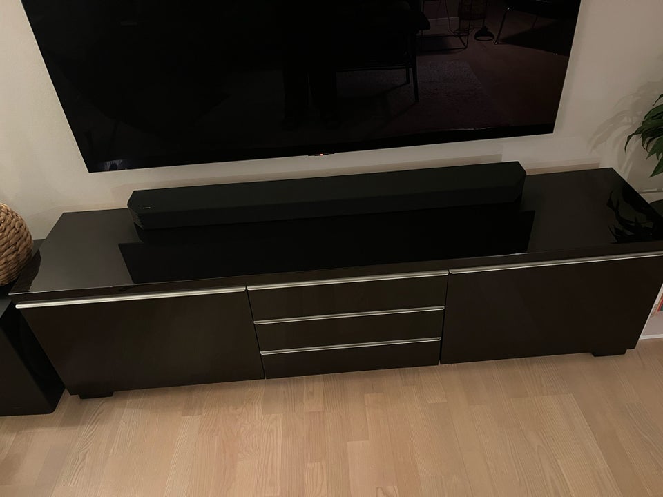 Tv møbel, Bestå fra IKEA