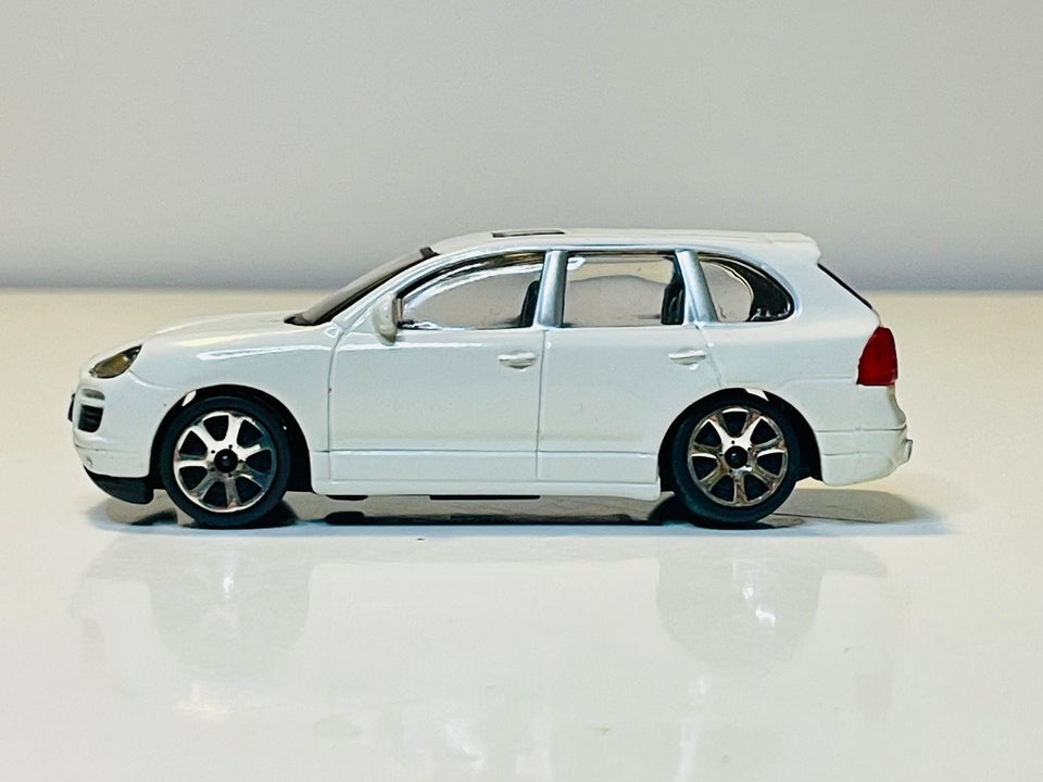 Modelbil, Bburago Porsche Cayenne