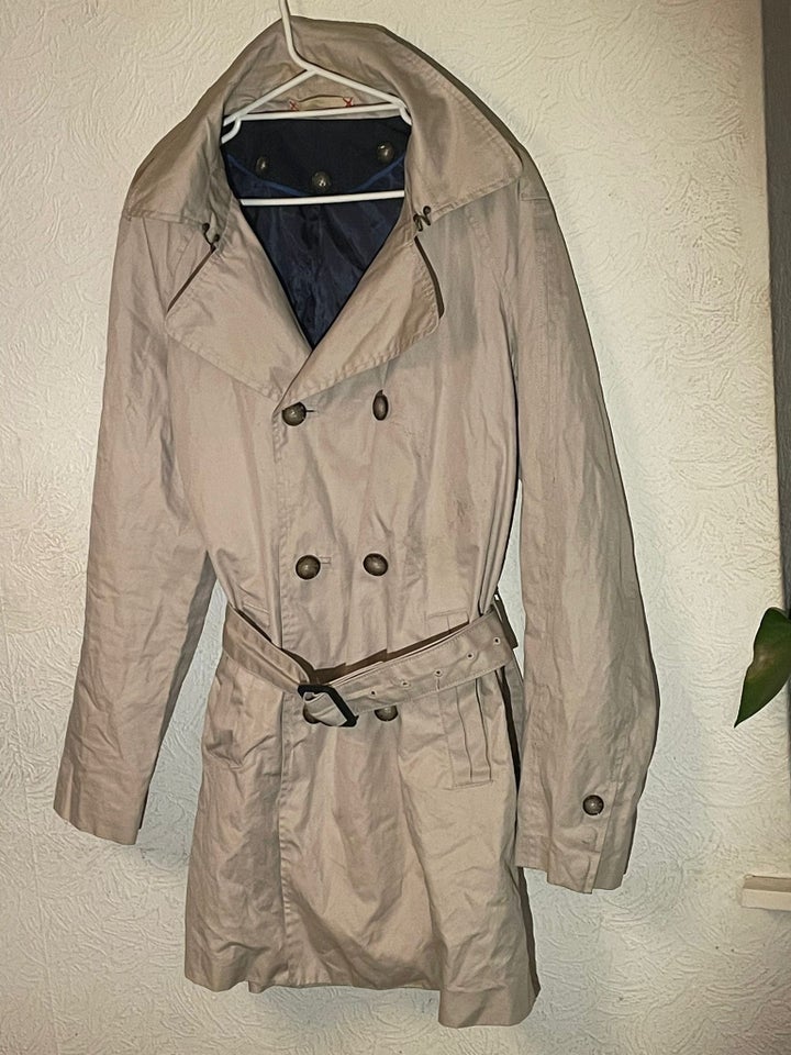 Trenchcoat, str. L, Bertoni