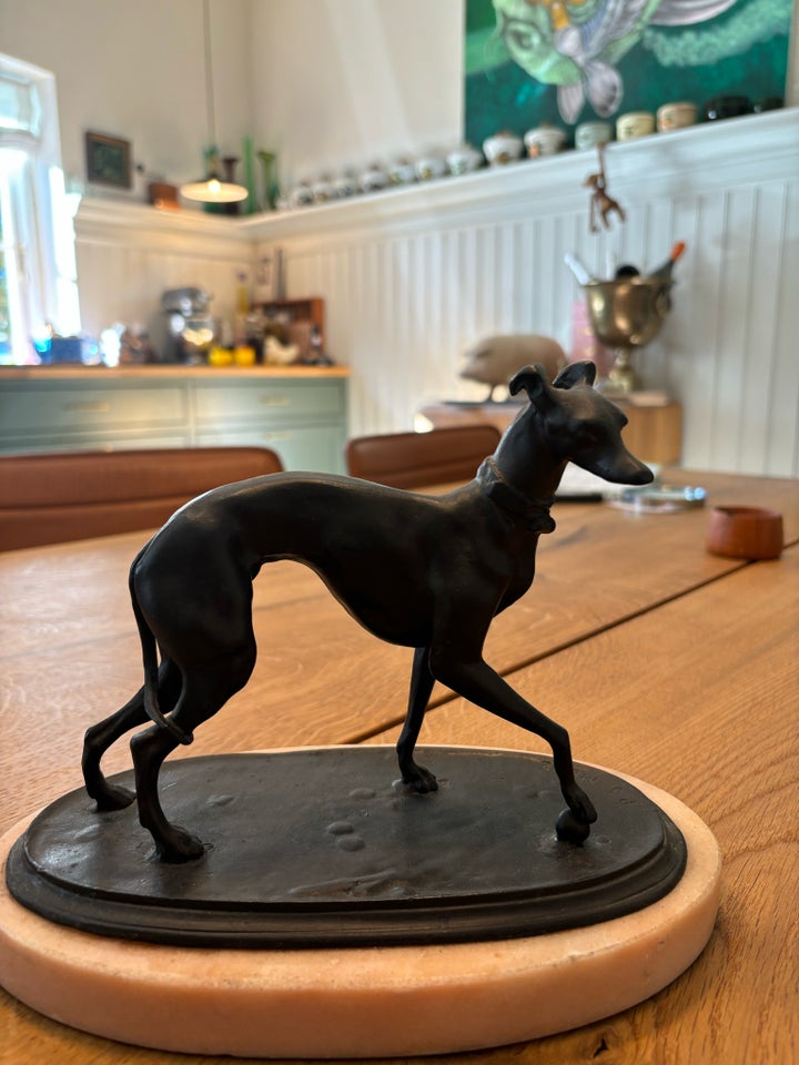 Bronze hund , Bronze , 80 år gl.