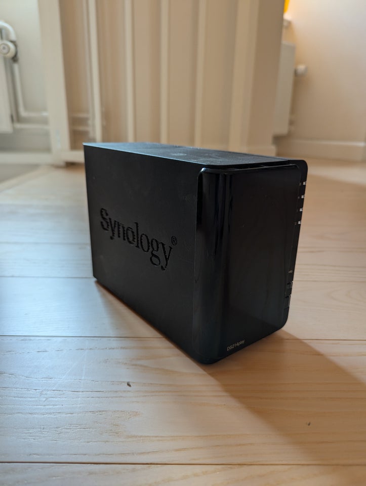 NAS, Synology, God