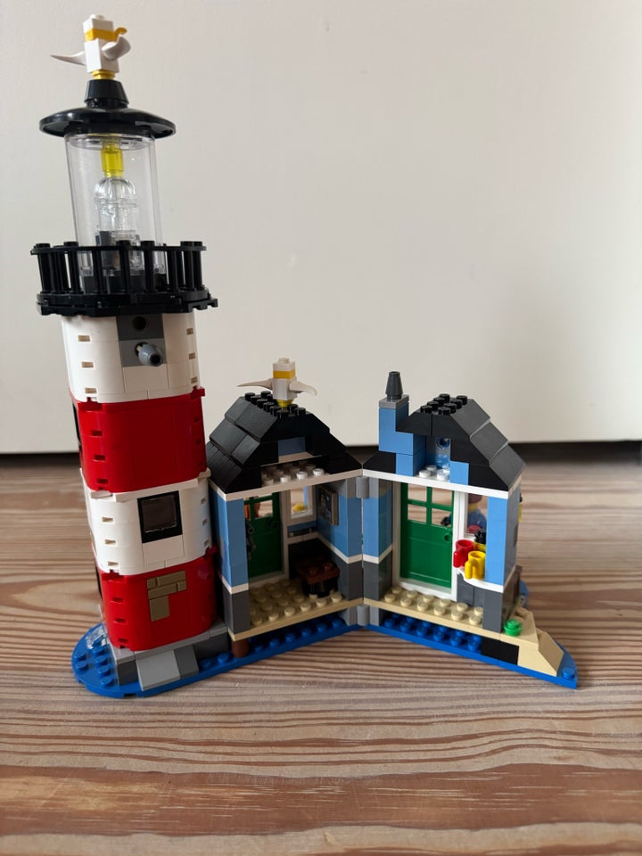 Lego Creator, Fyrtårn og hus - 31051