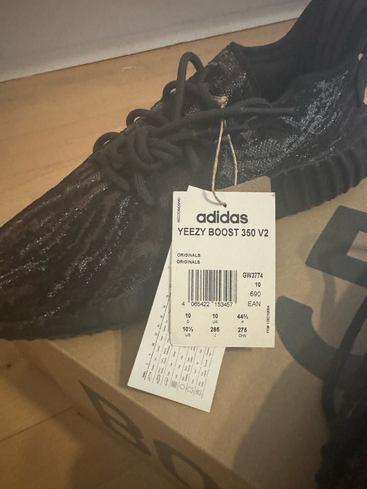 Sneakers YEEZY Boost 350 v2 str