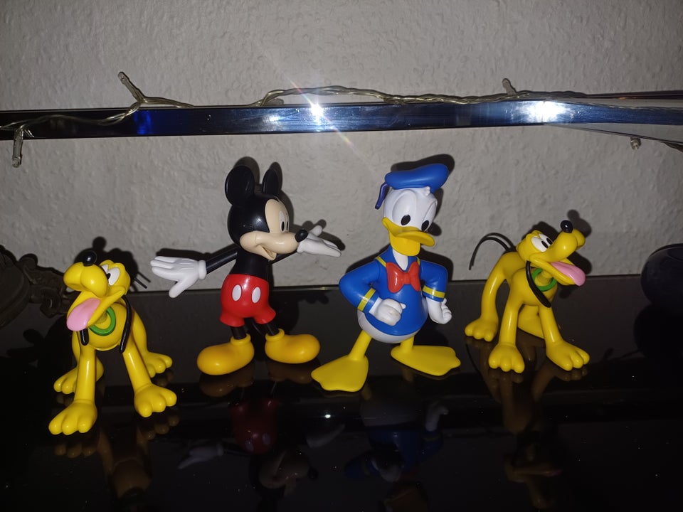 Dukker, 4 disney 2000 s figurer