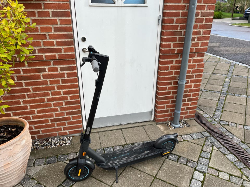 El-løbehjul Ninebot by Segway