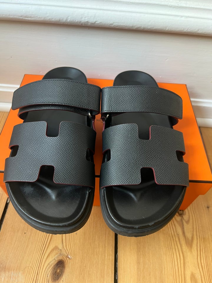 Sandaler, str. 40, Hermes