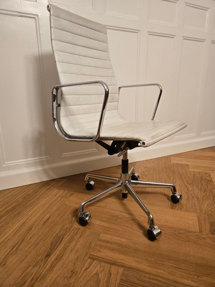 Eames, EA119, Kontorstol høj ryg -