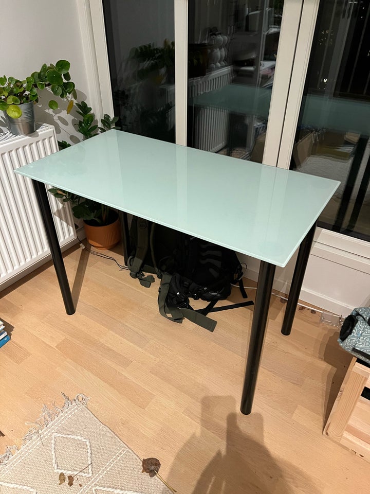 Skrivebord, Ikea, b: 99 d: 52 h: 71