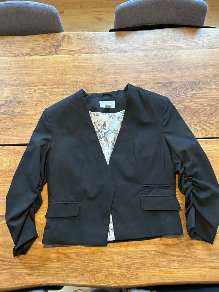 Blazer, str. 42, HM