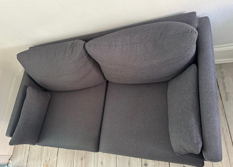 Mørkegrå 2-personers sofa