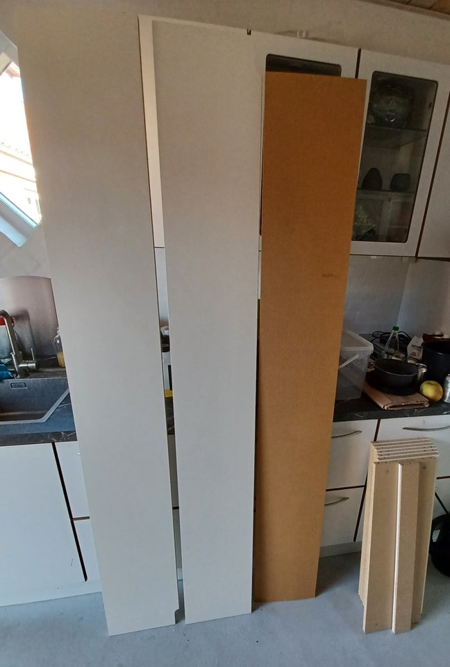 Vægreol IKEA BILLY b: 80 d: 28 h: