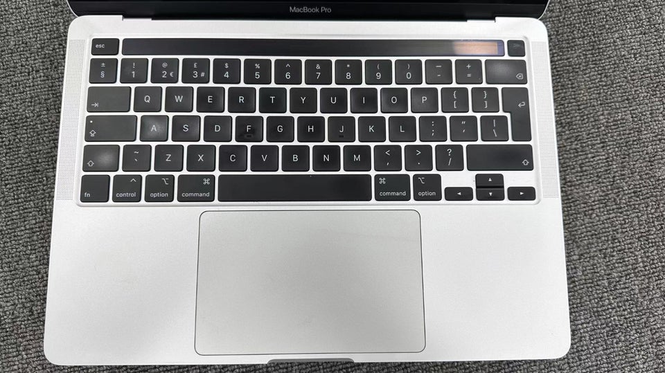 MacBook Pro 2251 I7 GHz