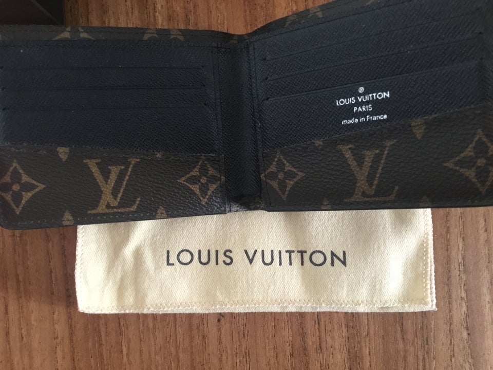 Pung, Louis Vuitton