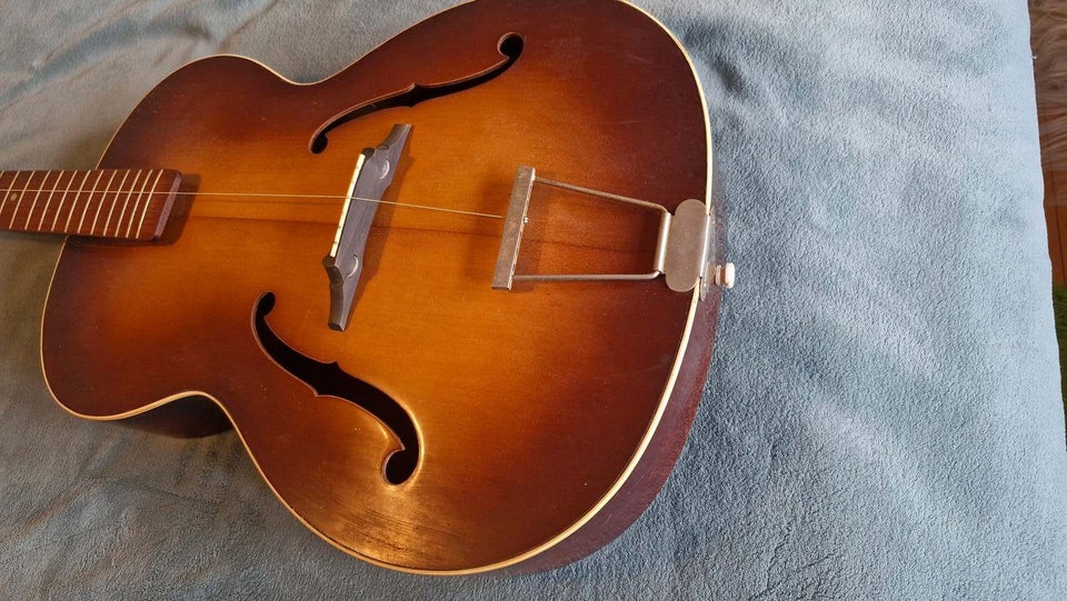 Archtop, Höfner Hofner 456 archtop