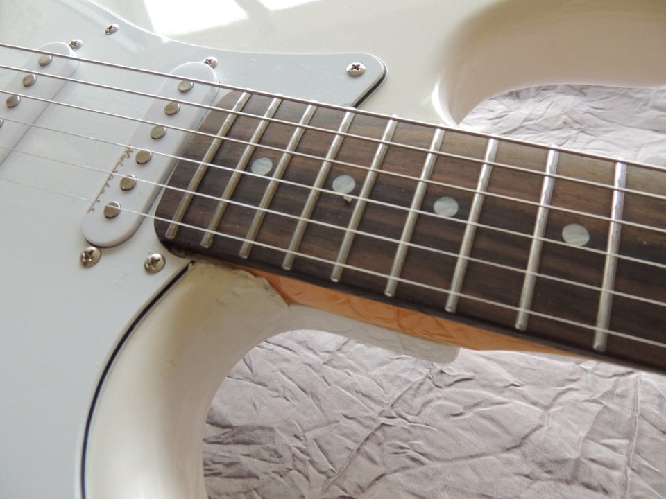 Elguitar, andet mærke Fender Strat