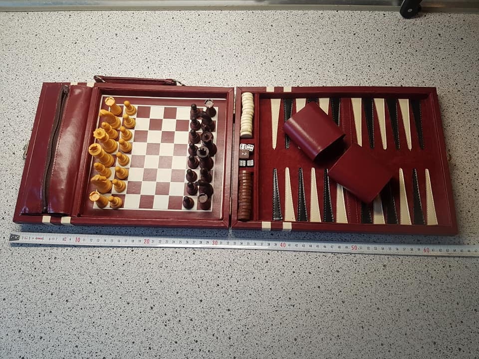 Skak og backgammon spil , Skak og