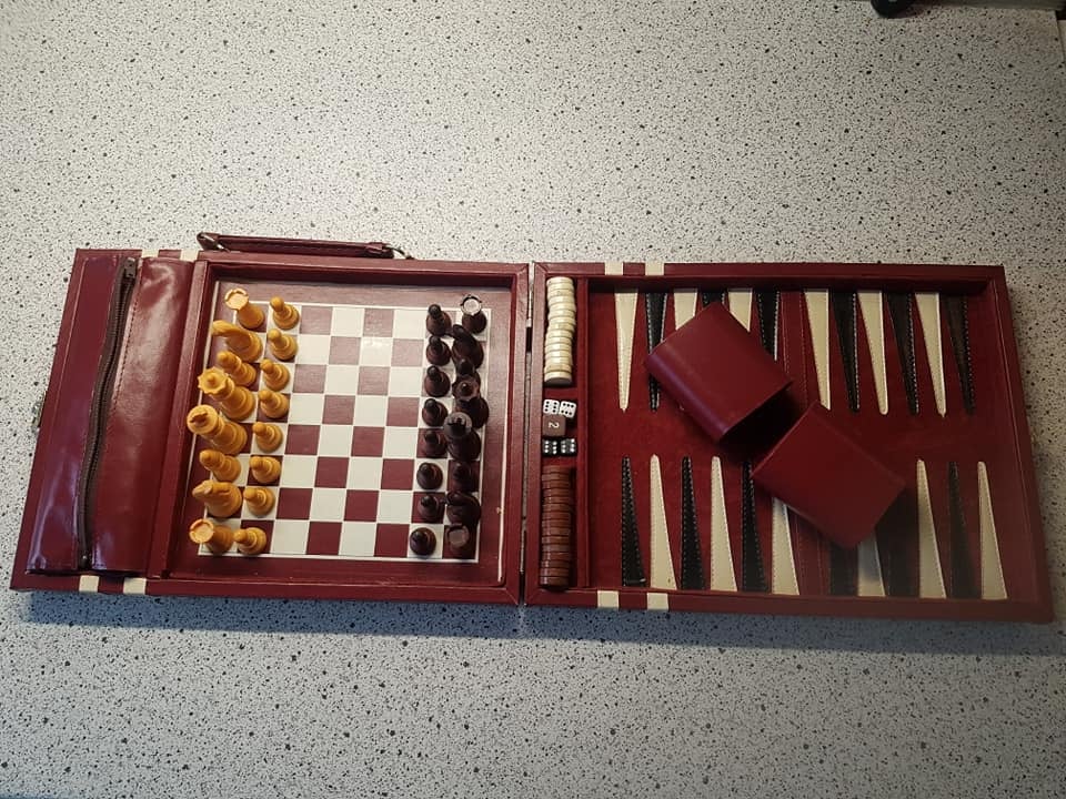 Skak og backgammon spil , Skak og