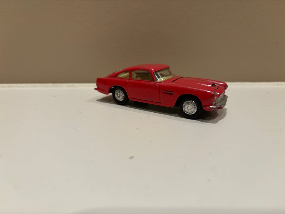 Modelbil, Corgi Aston Martin