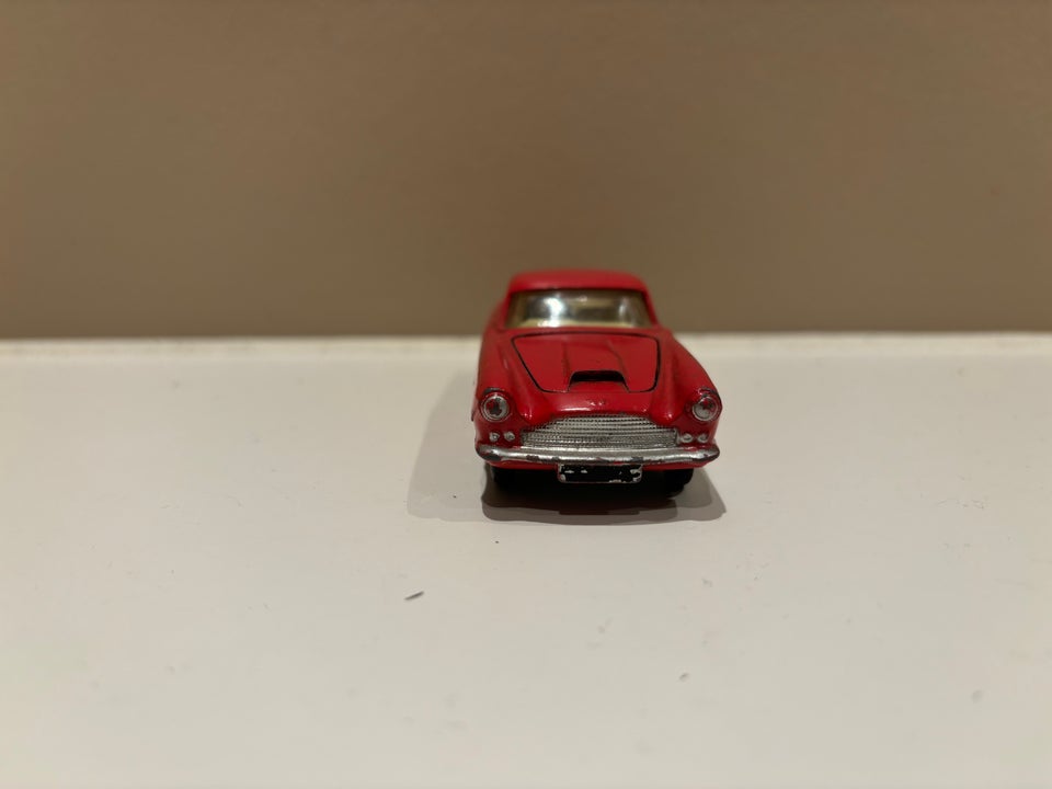 Modelbil, Corgi Aston Martin