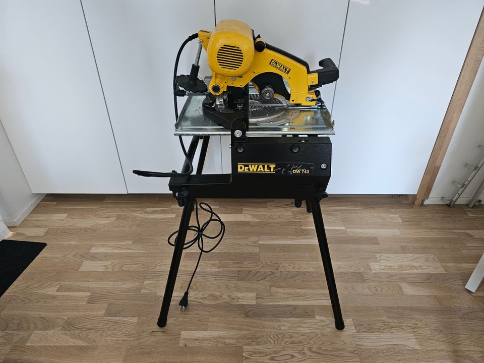 Bordrundsav DeWALT