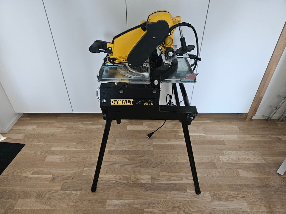 Bordrundsav DeWALT