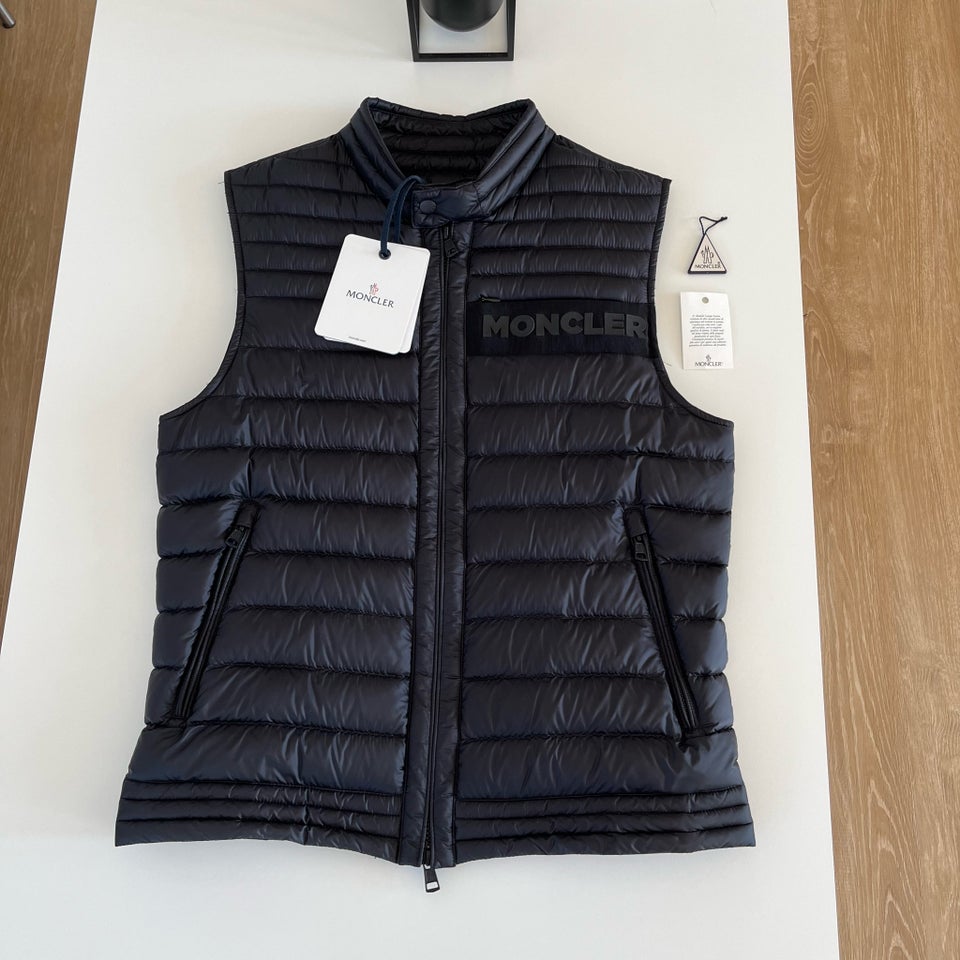 Vest, str. M, Moncler