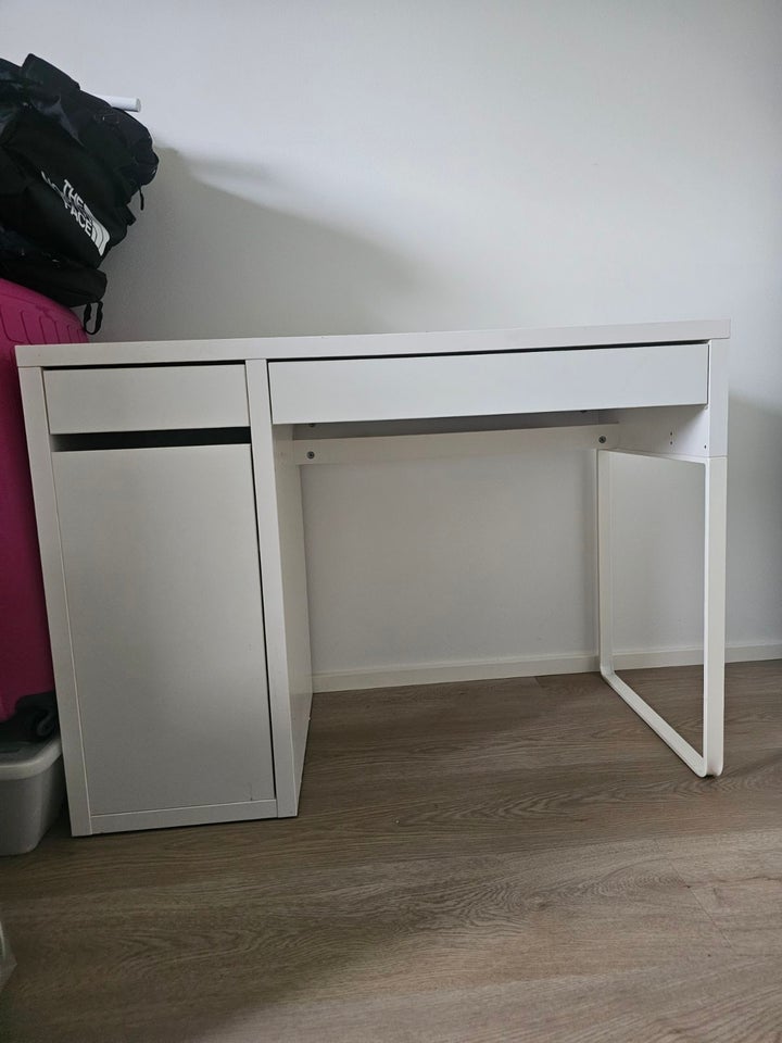 Skrive-/computerbord Ikea b: