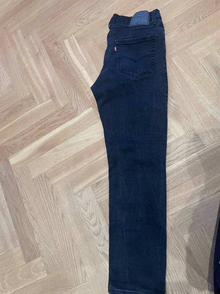 Jeans, Levis model 541, str. 32