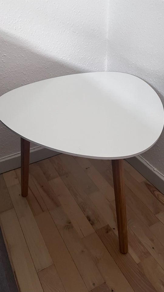 Hjørnebord, Søsterne Grene, b: 50