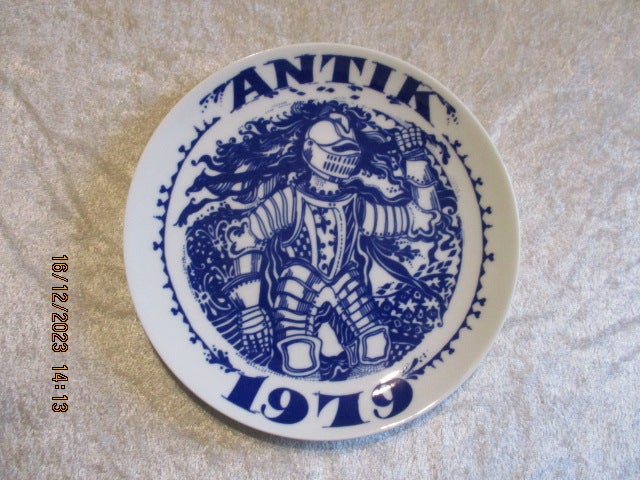 Platter Antik 1980  1979