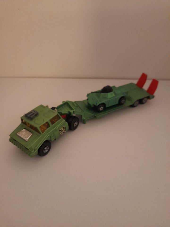 Matchbox battle kings lastbil