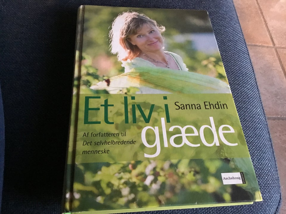 Et liv i glæde, Sanna Ehdin, emne: