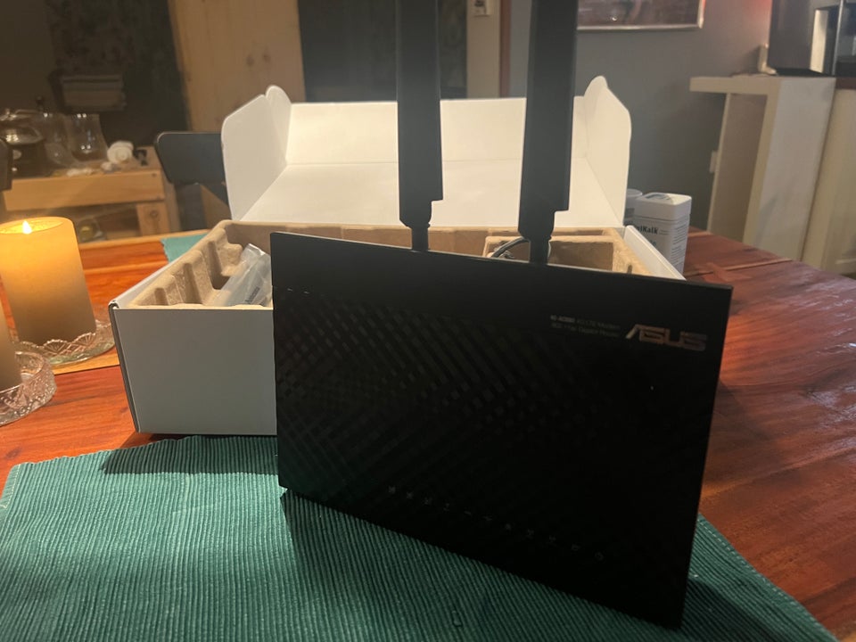 Router, Asus 4G-AC68U , Perfekt