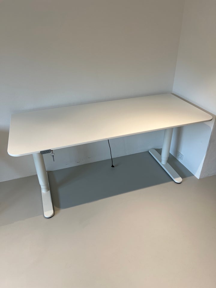 Skrivebord Ikea  b: 160 d: 70