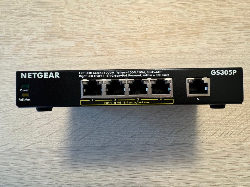 Switch Netgear GS305P-100PES