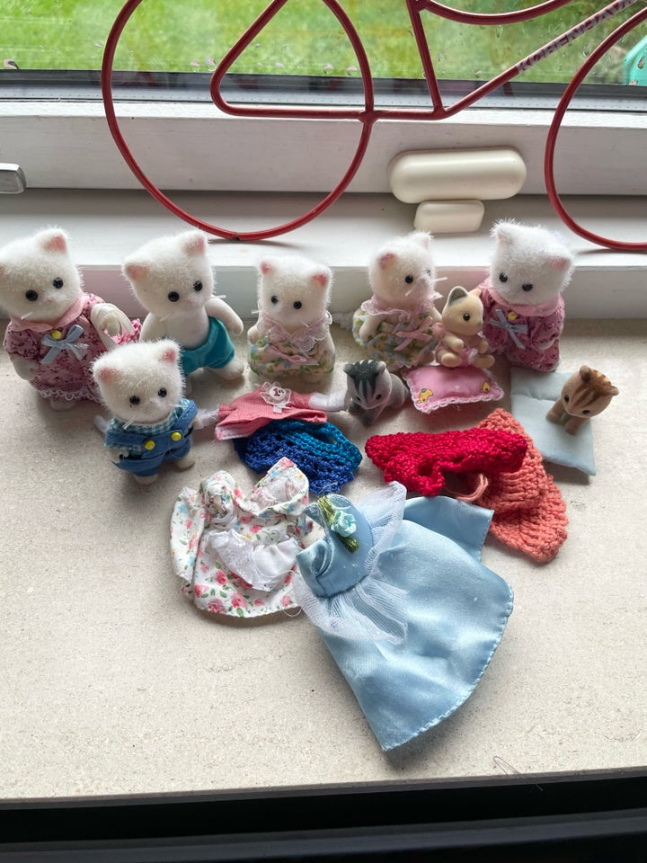 Sylvanian, Katte dukker fra