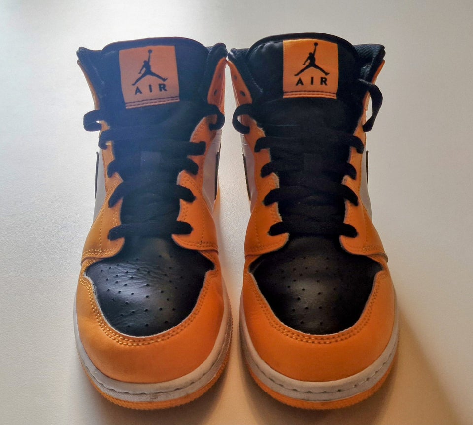 Sneakers, str. 39, Air Jordan