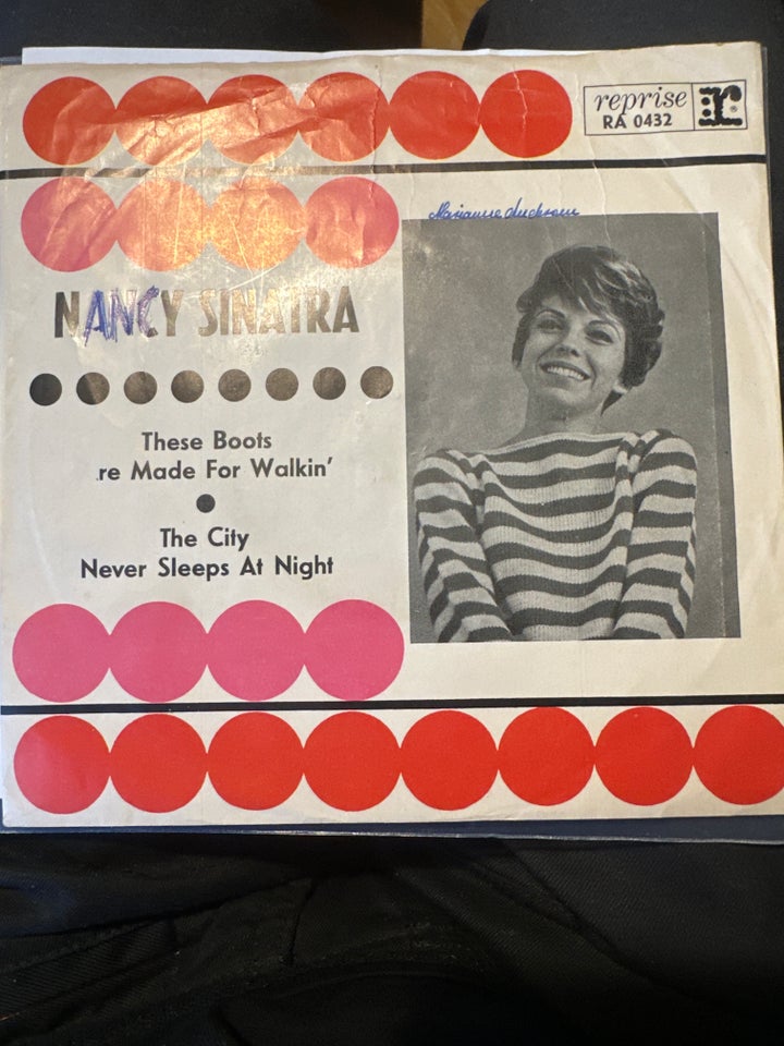 Single, Nancy Sinatra