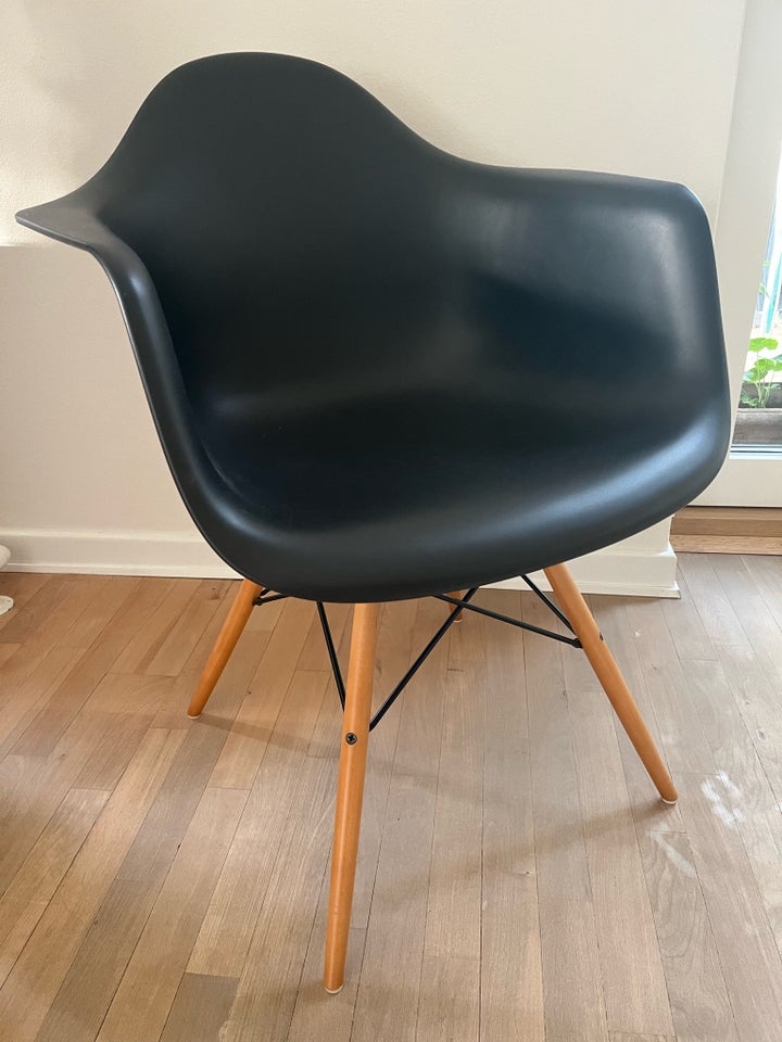 Eames, Armchair Eames stol DAW ,