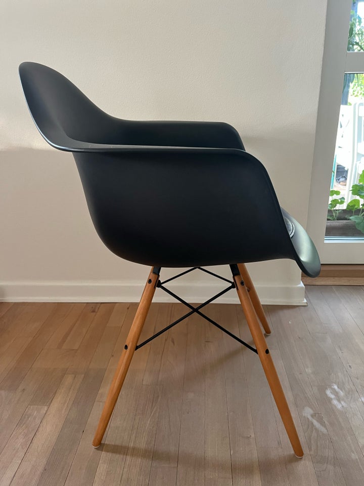 Eames, Armchair Eames stol DAW ,