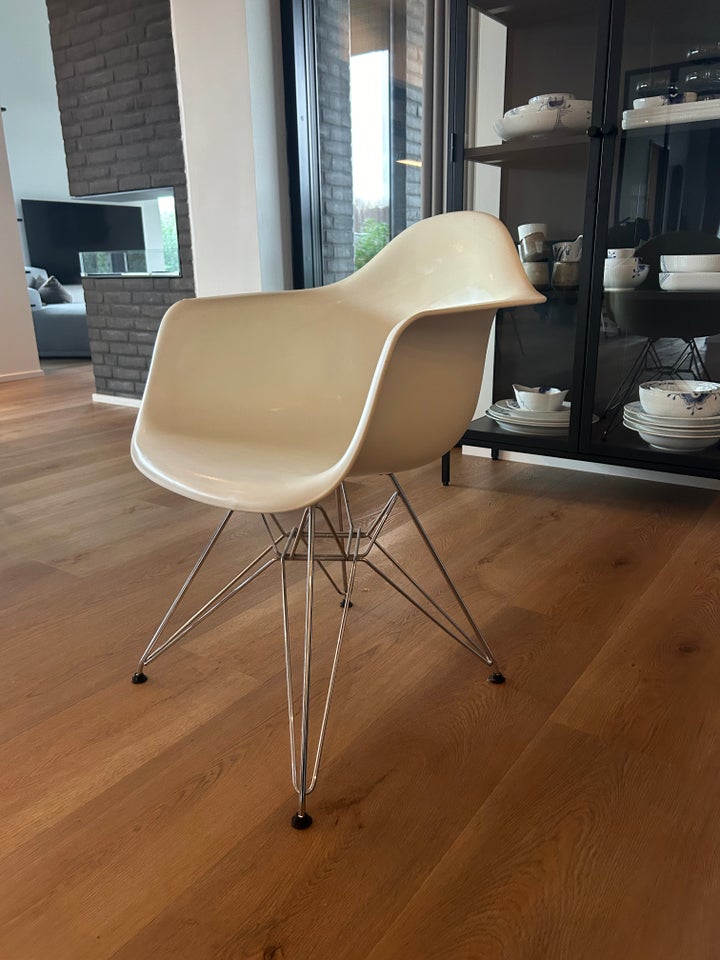 Eames, Vitra - DAR , 6 Stole