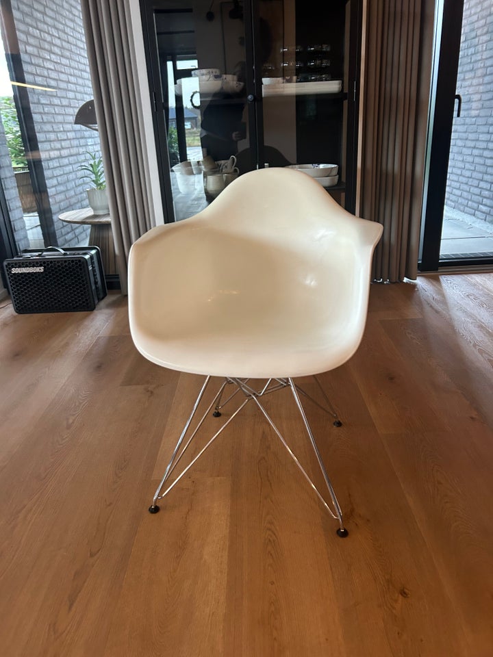 Eames, Vitra - DAR , 6 Stole