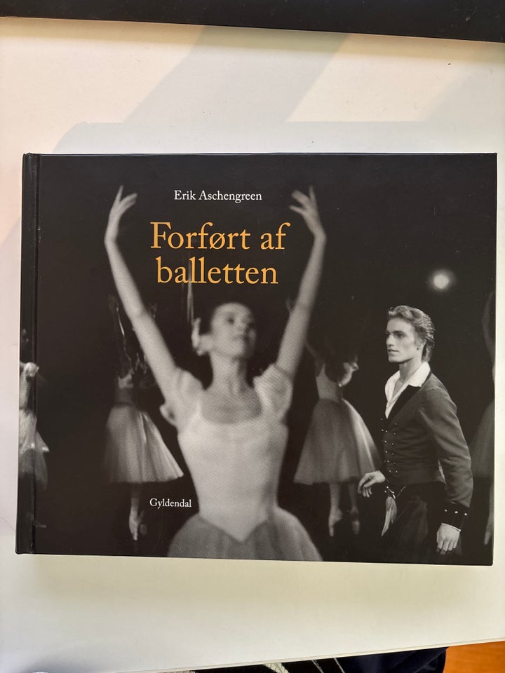 Forført af balletten, Erik