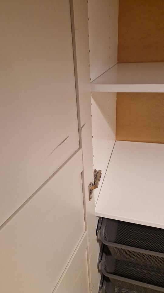 Klædeskab, Ikea Pax Flisberget, b: