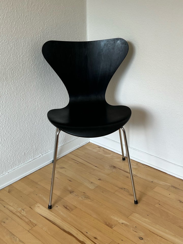 Arne Jacobsen, 7, Stol